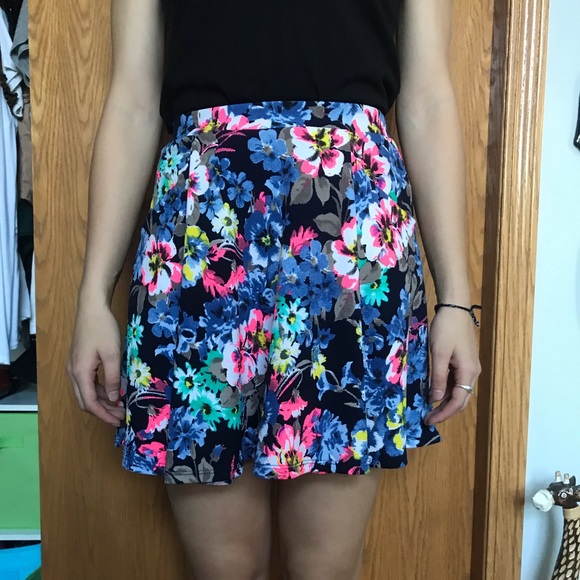 summer skirt - Picture 1 of 3